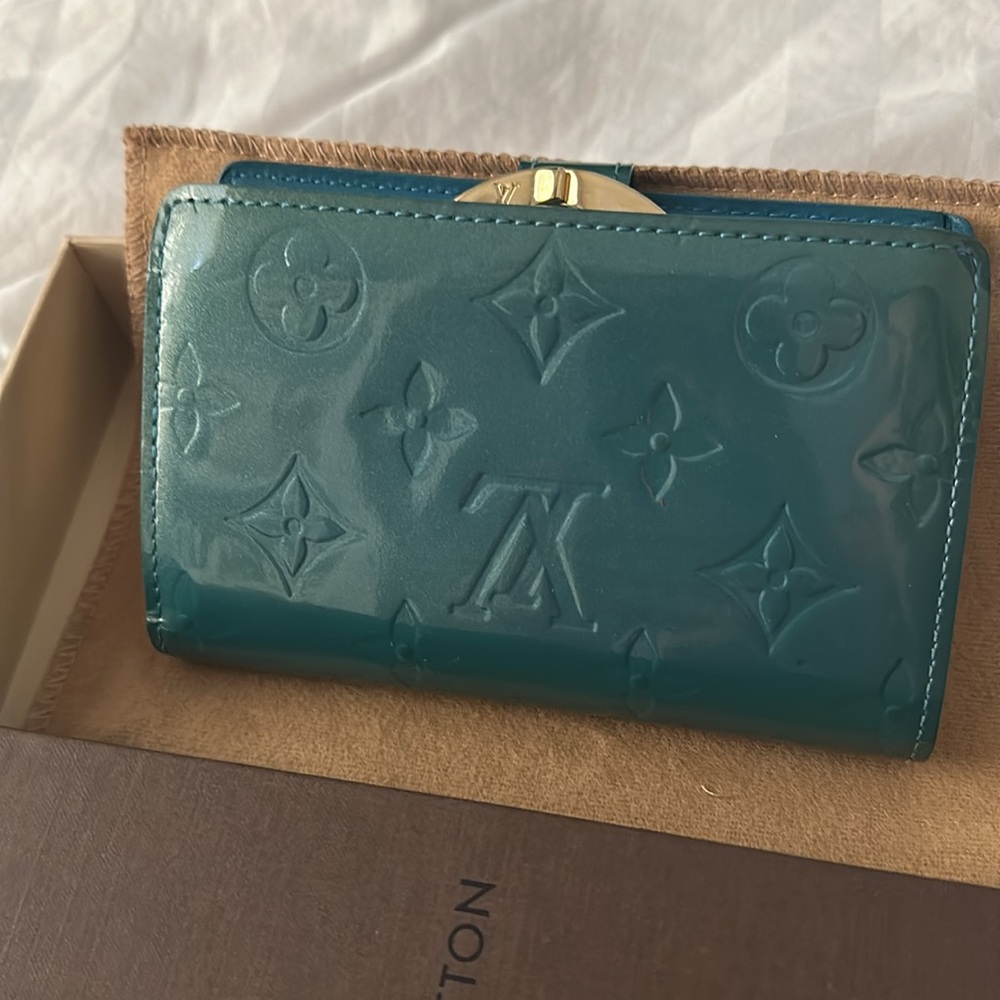 Louis Vuitton Vernis Leather French Wallet - Picture 6 of 16